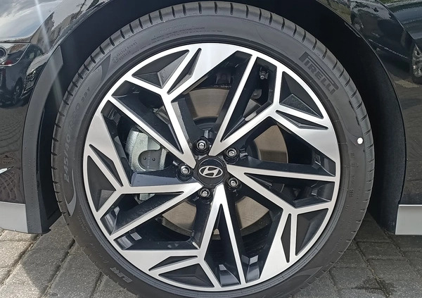 Hyundai IONIQ 6 cena 252640 przebieg: 1, rok produkcji 2023 z Toruń małe 154